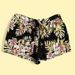 Black tropical print flowy Volcom shorts, size M, EUC